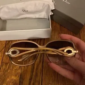 Dior | Accessories | Dior Diorvolute2 Sunglasses Read  display picture 1